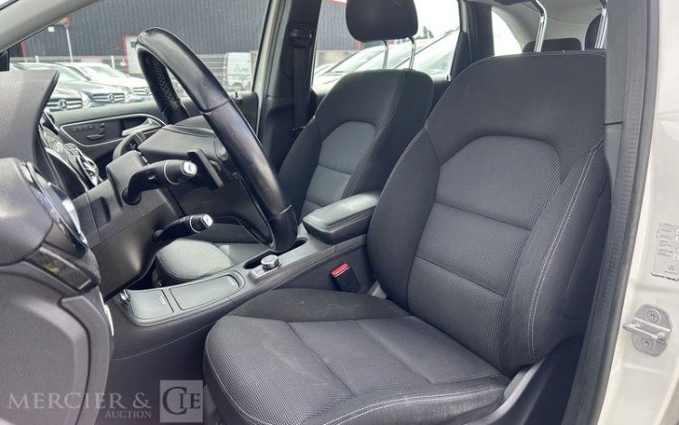 MERCEDES CLASSE B    BREAK BLANC DC-164-XR