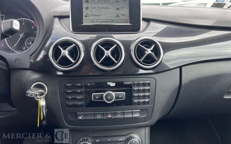 MERCEDES CLASSE B    BREAK BLANC DC-164-XR