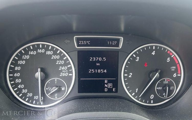 MERCEDES CLASSE B    BREAK BLANC DC-164-XR