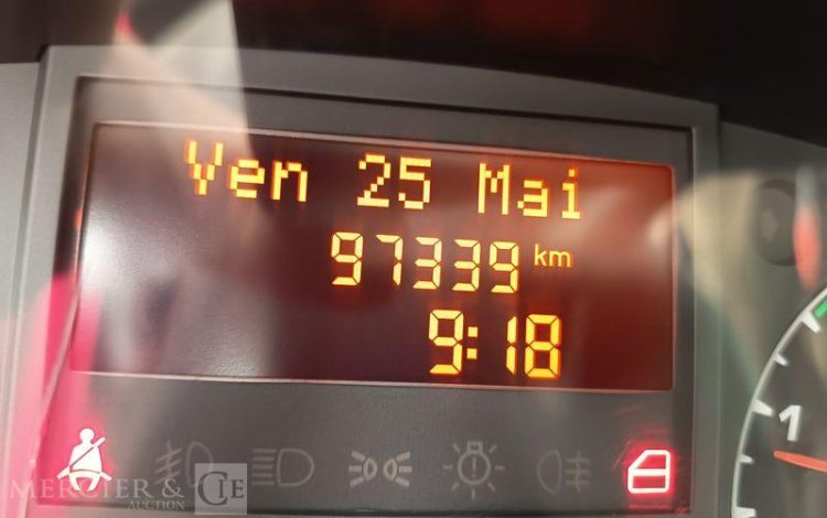 IVECO DAILY 35S11 AVEC NACELLE160 ALU DS – 16 M – 4564 HEURES – 97339 KMS – ANNEE 2014 ROUGE DC-655-JW