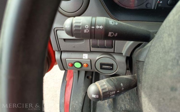 IVECO DAILY 35S11 AVEC NACELLE160 ALU DS – 16 M – 4564 HEURES – 97339 KMS – ANNEE 2014 ROUGE DC-655-JW