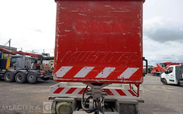 IVECO DAILY 35S11 AVEC NACELLE160 ALU DS – 16 M – 4564 HEURES – 97339 KMS – ANNEE 2014 ROUGE DC-655-JW