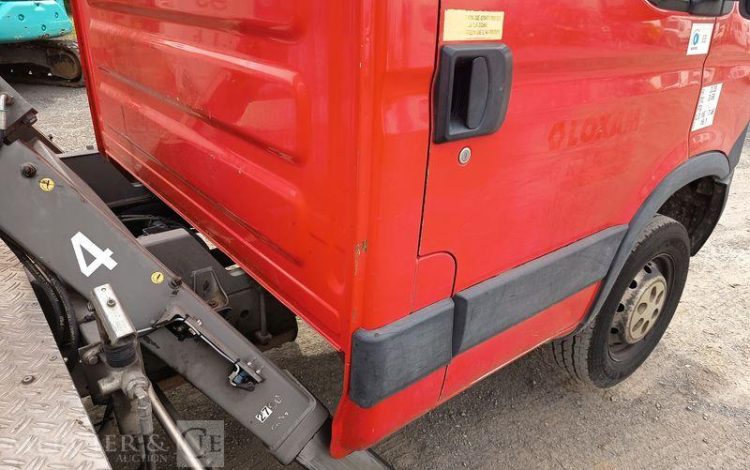 IVECO DAILY 35S11 AVEC NACELLE160 ALU DS – 16 M – 4564 HEURES – 97339 KMS – ANNEE 2014 ROUGE DC-655-JW