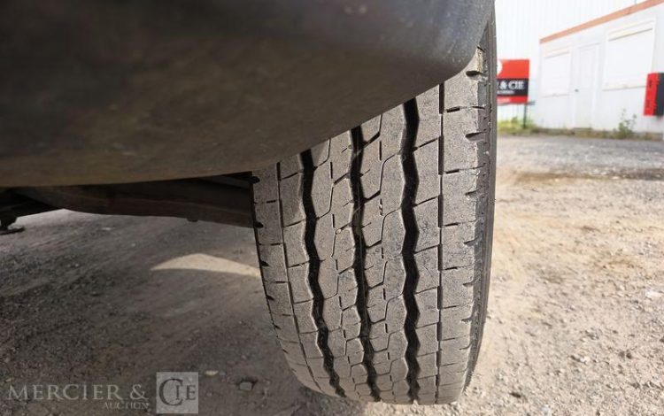 IVECO DAILY 35S11 AVEC NACELLE160 ALU DS – 16 M – 4564 HEURES – 97339 KMS – ANNEE 2014 ROUGE DC-655-JW