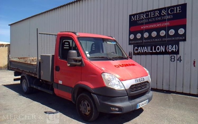 IVECO DAILY 35C13 2.3 LD 126 CV BENNE SIMPLE CABINE COFFRE ROUGE DE-045-KD