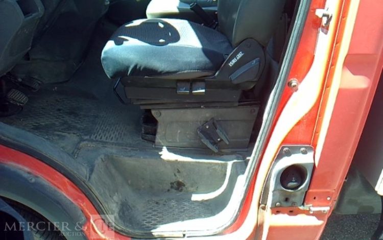 IVECO DAILY 35C13 2.3 LD 126 CV BENNE SIMPLE CABINE COFFRE ROUGE DE-045-KD