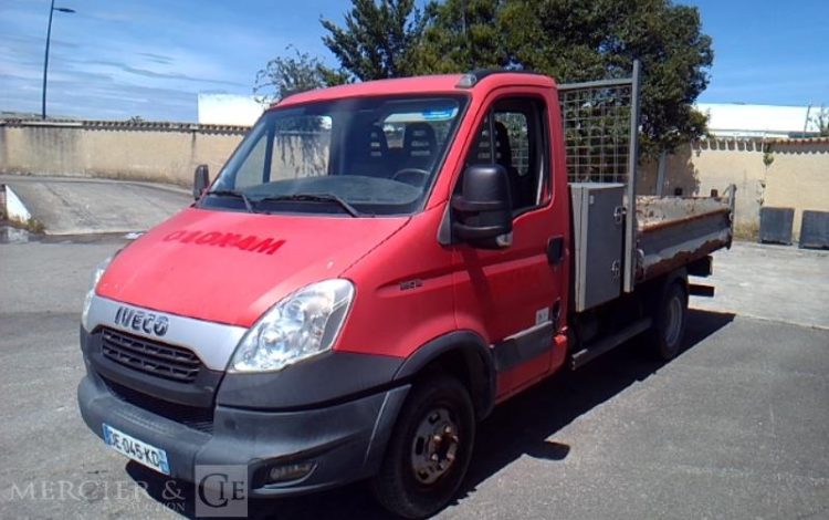 IVECO DAILY 35C13 2.3 LD 126 CV BENNE SIMPLE CABINE COFFRE ROUGE DE-045-KD