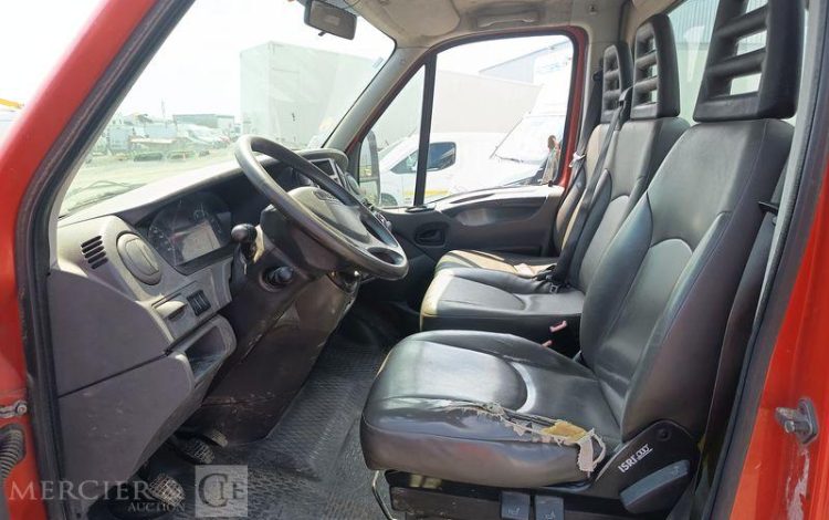 IVECO 35C  BENNE – SIMPLE CAB COFFRE  DE-209-KD
