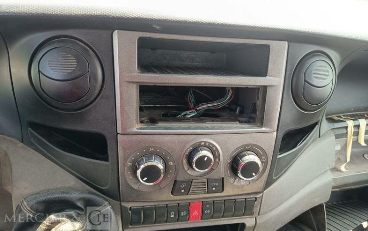 IVECO 35C  BENNE – SIMPLE CAB COFFRE  DE-209-KD
