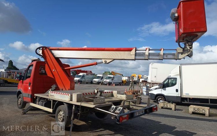 MULTITEL DAILY 35S11 ANEC NACELLE MULTITEL MT202DS – 20 M – 5505 HEURES – ANNEE 2014 ROUGE DE-846-NW