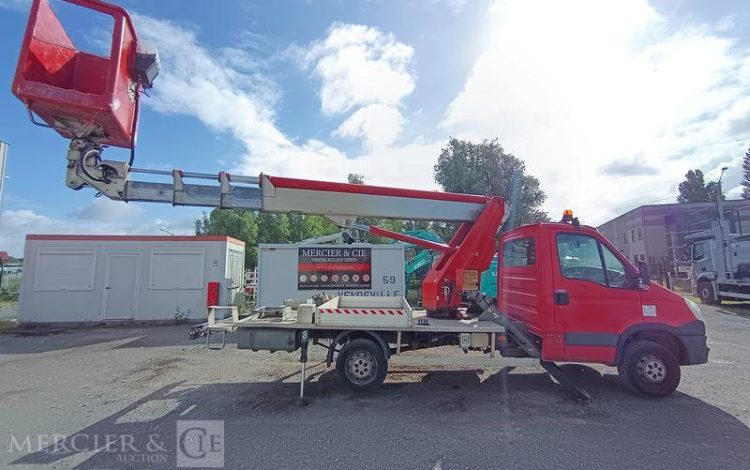 MULTITEL DAILY 35S11 ANEC NACELLE MULTITEL MT202DS – 20 M – 5505 HEURES – ANNEE 2014 ROUGE DE-846-NW