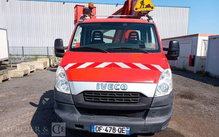 IVECO DAILY NACELLE 20M SUR VL LEGER  DF-478-QE