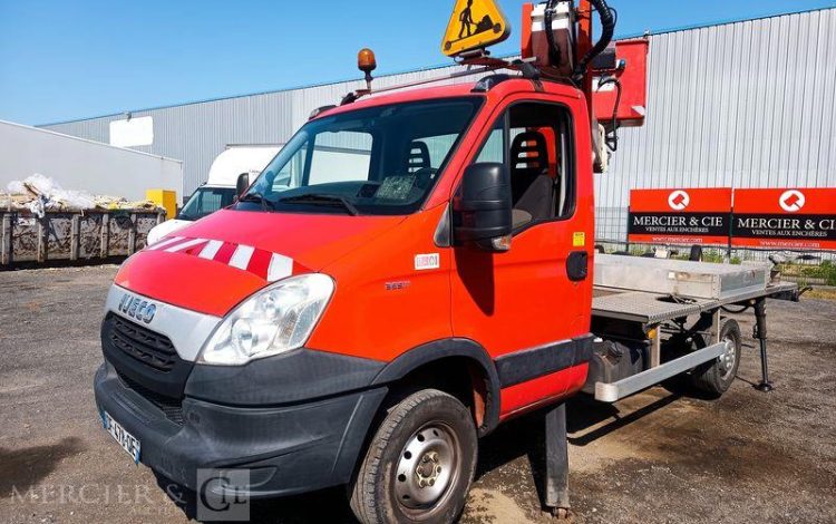 IVECO DAILY NACELLE 20M SUR VL LEGER  DF-478-QE