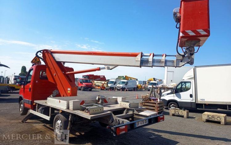 IVECO DAILY NACELLE 20M SUR VL LEGER  DF-478-QE