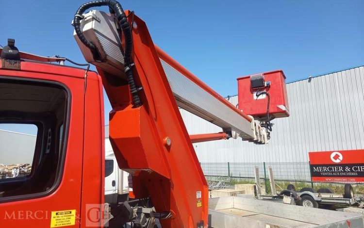 IVECO DAILY NACELLE 20M SUR VL LEGER  DF-478-QE