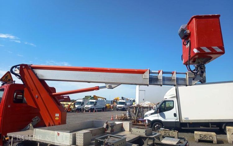 IVECO DAILY NACELLE 20M SUR VL LEGER  DF-478-QE