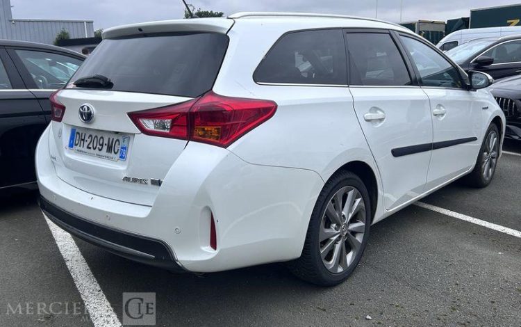 TOYOTA AURIS TOURING-SPORTS 1.8 HSD 136ch MHEV DYNAMIC BVA BLANC DH-209-MC