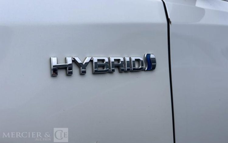 TOYOTA AURIS TOURING-SPORTS 1.8 HSD 136ch MHEV DYNAMIC BVA BLANC DH-209-MC