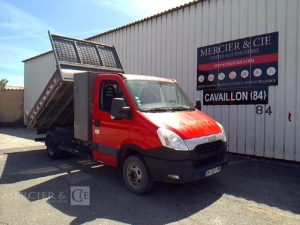 IVECO 35C13 BENNE SIMPLE CABINE COFFRE ROUGE DH-937-PM