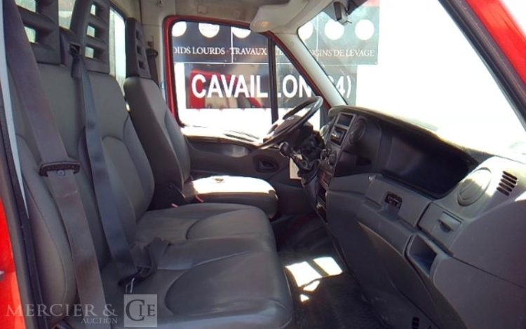 IVECO 35C13 BENNE SIMPLE CABINE COFFRE ROUGE DH-937-PM