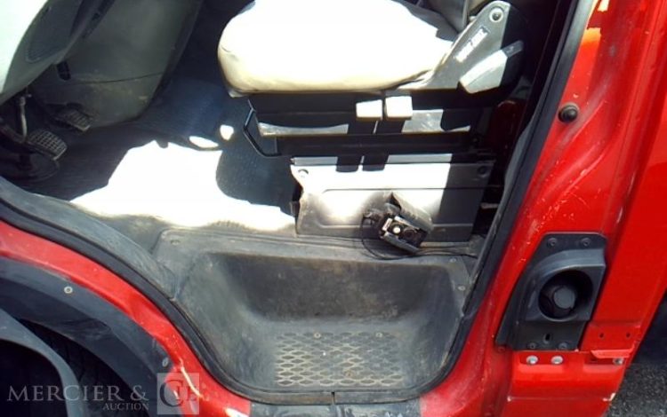 IVECO 35C13 BENNE SIMPLE CABINE COFFRE ROUGE DH-937-PM