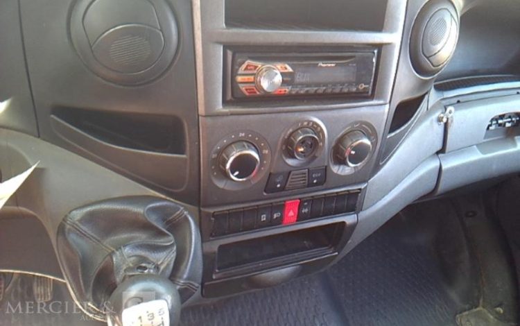 IVECO 35C13 BENNE SIMPLE CABINE COFFRE ROUGE DH-937-PM
