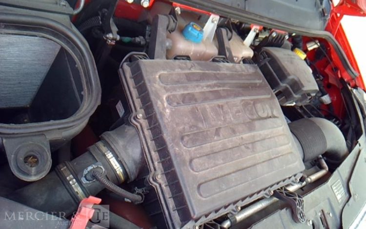 IVECO 35C13 BENNE SIMPLE CABINE COFFRE ROUGE DH-937-PM