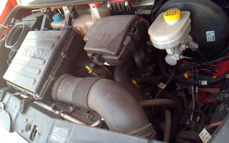 IVECO 35C13 BENNE SIMPLE CABINE COFFRE ROUGE DH-937-PM
