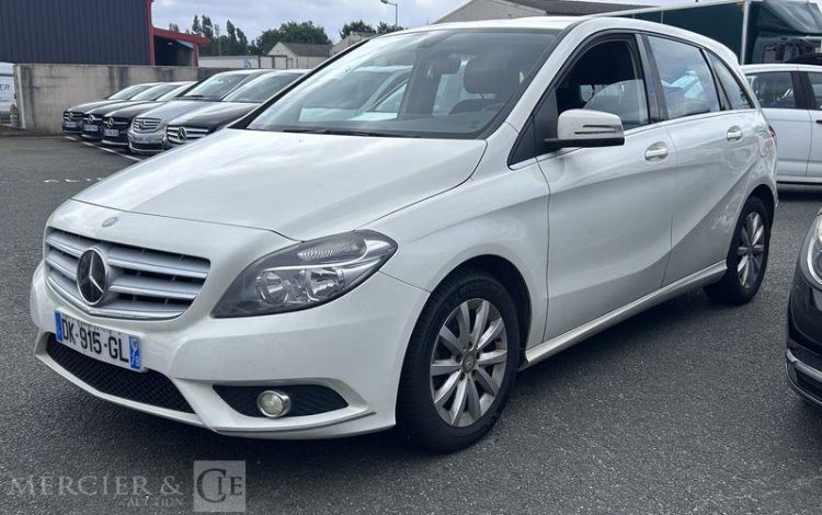 MERCEDES CLASSE B BLANC DK-915-GL