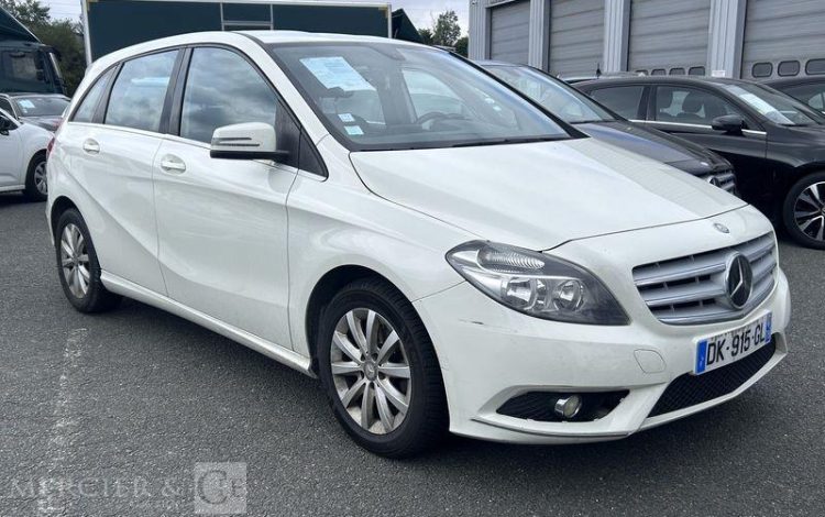 MERCEDES CLASSE B BLANC DK-915-GL