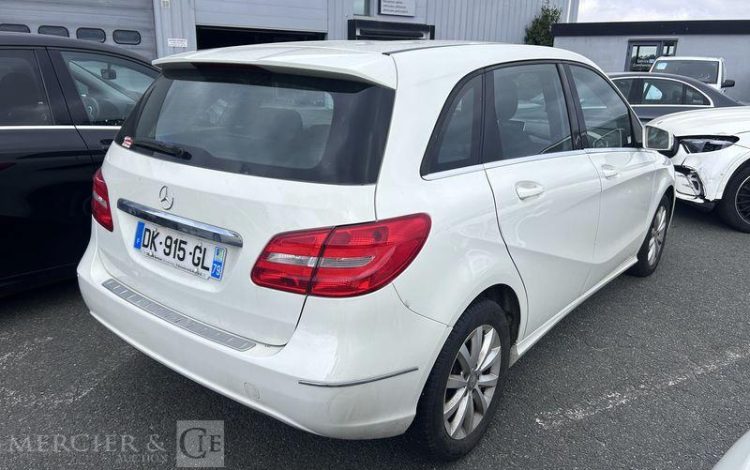 MERCEDES CLASSE B BLANC DK-915-GL
