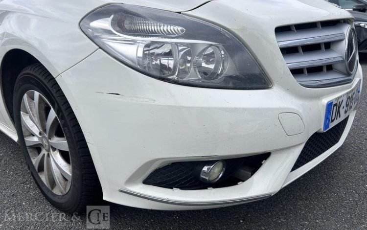 MERCEDES CLASSE B BLANC DK-915-GL