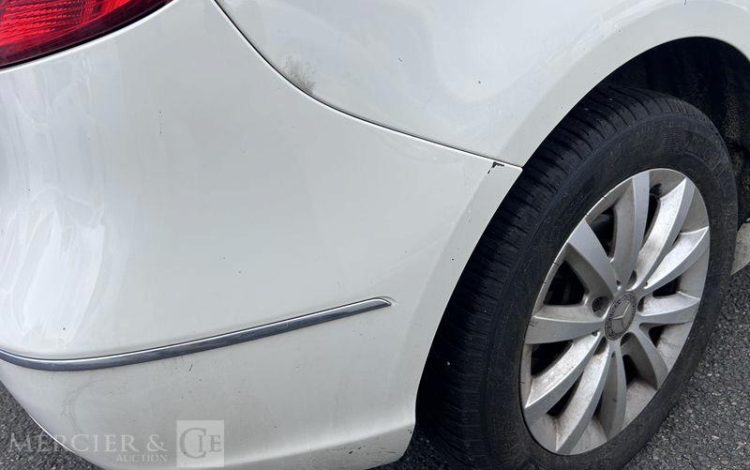 MERCEDES CLASSE B BLANC DK-915-GL