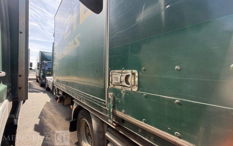 MERCEDES ATEGO VERT DM-364-YB