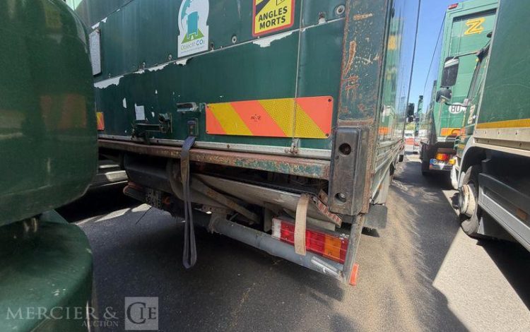 MERCEDES ATEGO VERT DM-364-YB