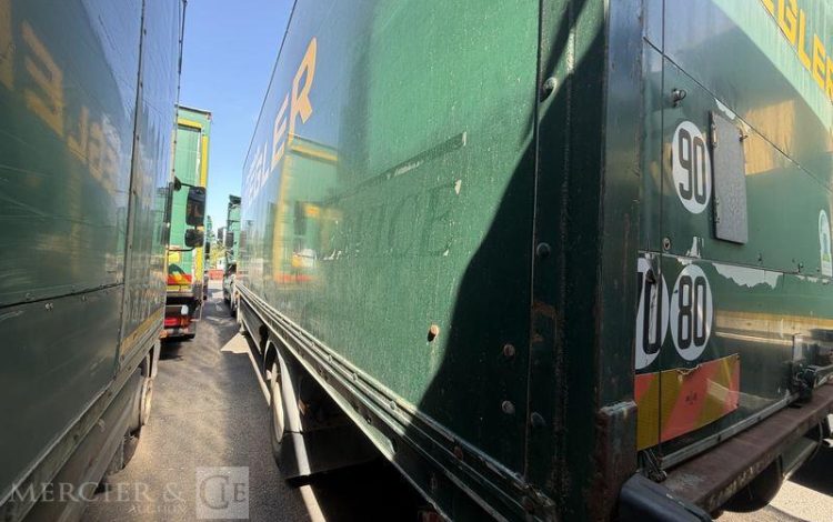 MERCEDES ATEGO VERT DM-364-YB