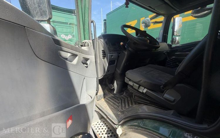MERCEDES ATEGO VERT DM-364-YB