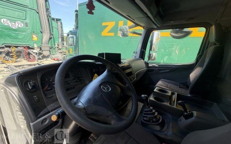 MERCEDES ATEGO VERT DM-364-YB