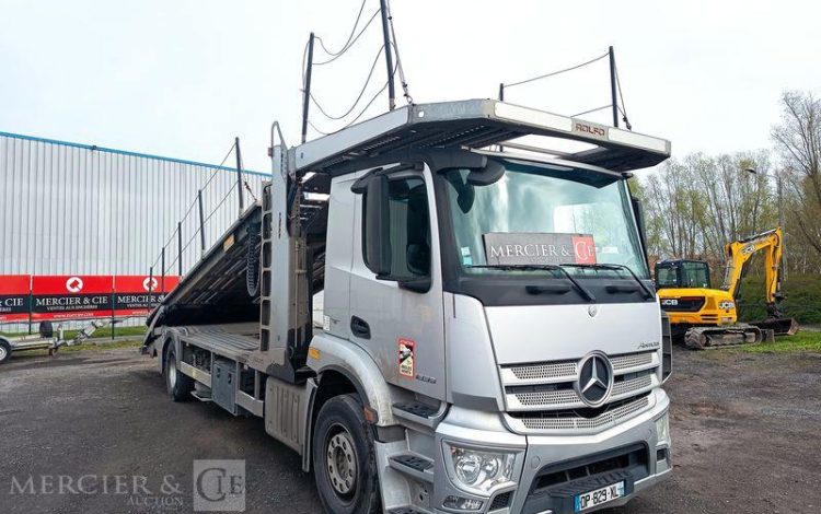 MERCEDES ANTOS 1835 PORTE 5 VOITURES – DIESEL – PTAC : 19 TONNES – 386257 KMS – ANNEE GRIS DP-829-XL