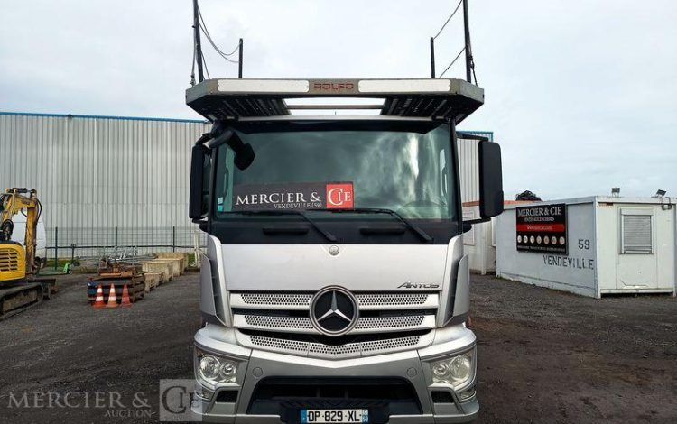 MERCEDES ANTOS 1835 PORTE 5 VOITURES – DIESEL – PTAC : 19 TONNES – 386257 KMS – ANNEE GRIS DP-829-XL