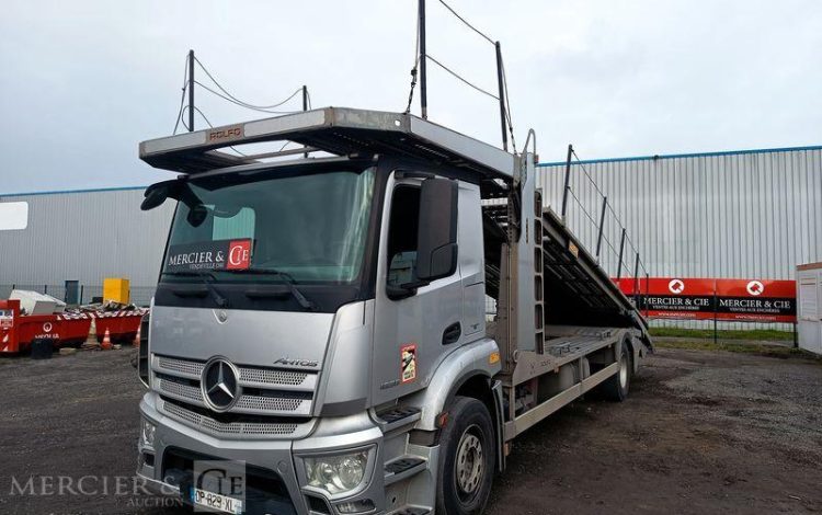 MERCEDES ANTOS 1835 PORTE 5 VOITURES – DIESEL – PTAC : 19 TONNES – 386257 KMS – ANNEE GRIS DP-829-XL