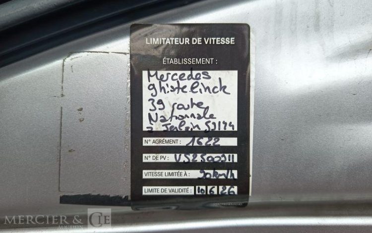 MERCEDES ANTOS 1835 PORTE 5 VOITURES – DIESEL – PTAC : 19 TONNES – 386257 KMS – ANNEE GRIS DP-829-XL
