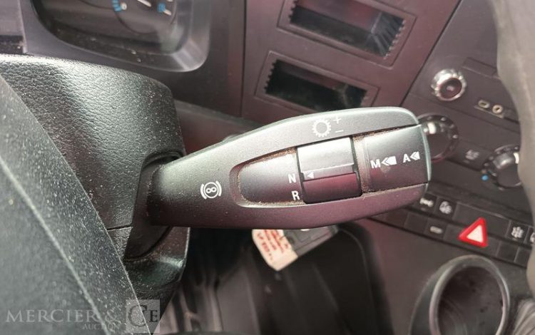 MERCEDES ANTOS 1835 PORTE 5 VOITURES – DIESEL – PTAC : 19 TONNES – 386257 KMS – ANNEE GRIS DP-829-XL