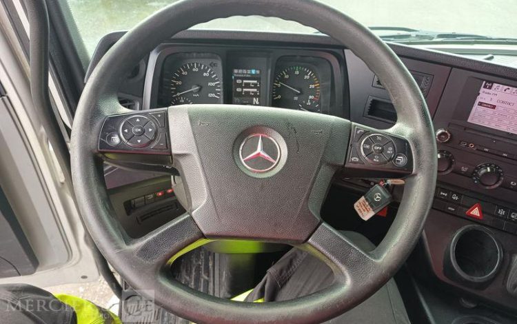 MERCEDES ANTOS 1835 PORTE 5 VOITURES – DIESEL – PTAC : 19 TONNES – 386257 KMS – ANNEE GRIS DP-829-XL