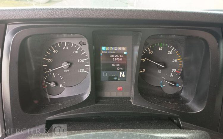 MERCEDES ANTOS 1835 PORTE 5 VOITURES – DIESEL – PTAC : 19 TONNES – 386257 KMS – ANNEE GRIS DP-829-XL