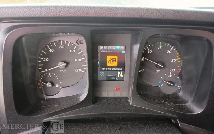 MERCEDES ANTOS 1835 PORTE 5 VOITURES – DIESEL – PTAC : 19 TONNES – 386257 KMS – ANNEE GRIS DP-829-XL