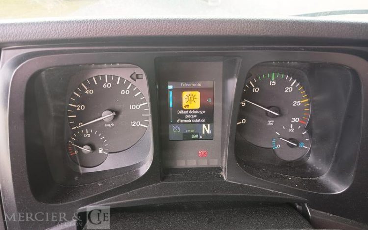MERCEDES ANTOS 1835 PORTE 5 VOITURES – DIESEL – PTAC : 19 TONNES – 386257 KMS – ANNEE GRIS DP-829-XL