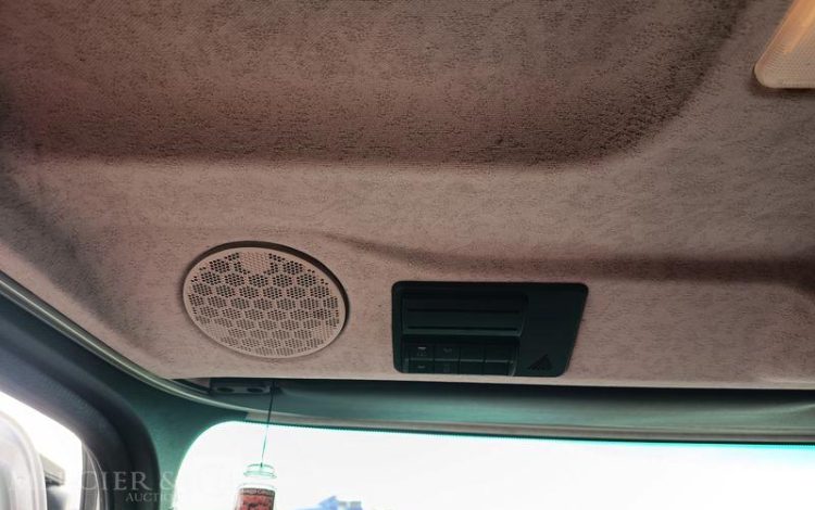 MERCEDES ANTOS 1835 PORTE 5 VOITURES – DIESEL – PTAC : 19 TONNES – 386257 KMS – ANNEE GRIS DP-829-XL
