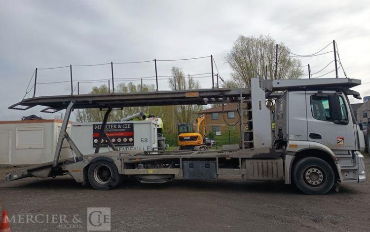 MERCEDES ANTOS 1835 PORTE 5 VOITURES – DIESEL – PTAC : 19 TONNES – 386257 KMS – ANNEE GRIS DP-829-XL