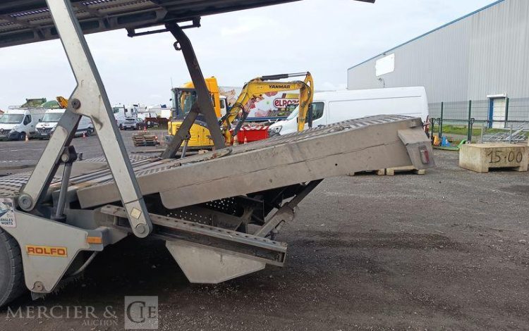 MERCEDES ANTOS 1835 PORTE 5 VOITURES – DIESEL – PTAC : 19 TONNES – 386257 KMS – ANNEE GRIS DP-829-XL